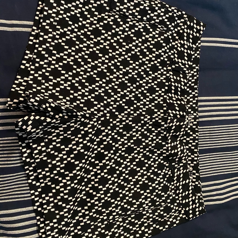 White spotted shorts